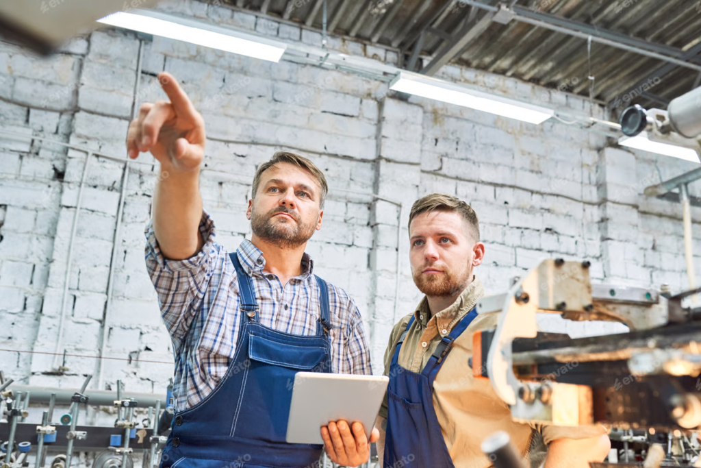 Quelques conseils pour choisir la bonne finition pour vos étiquettes industrielles